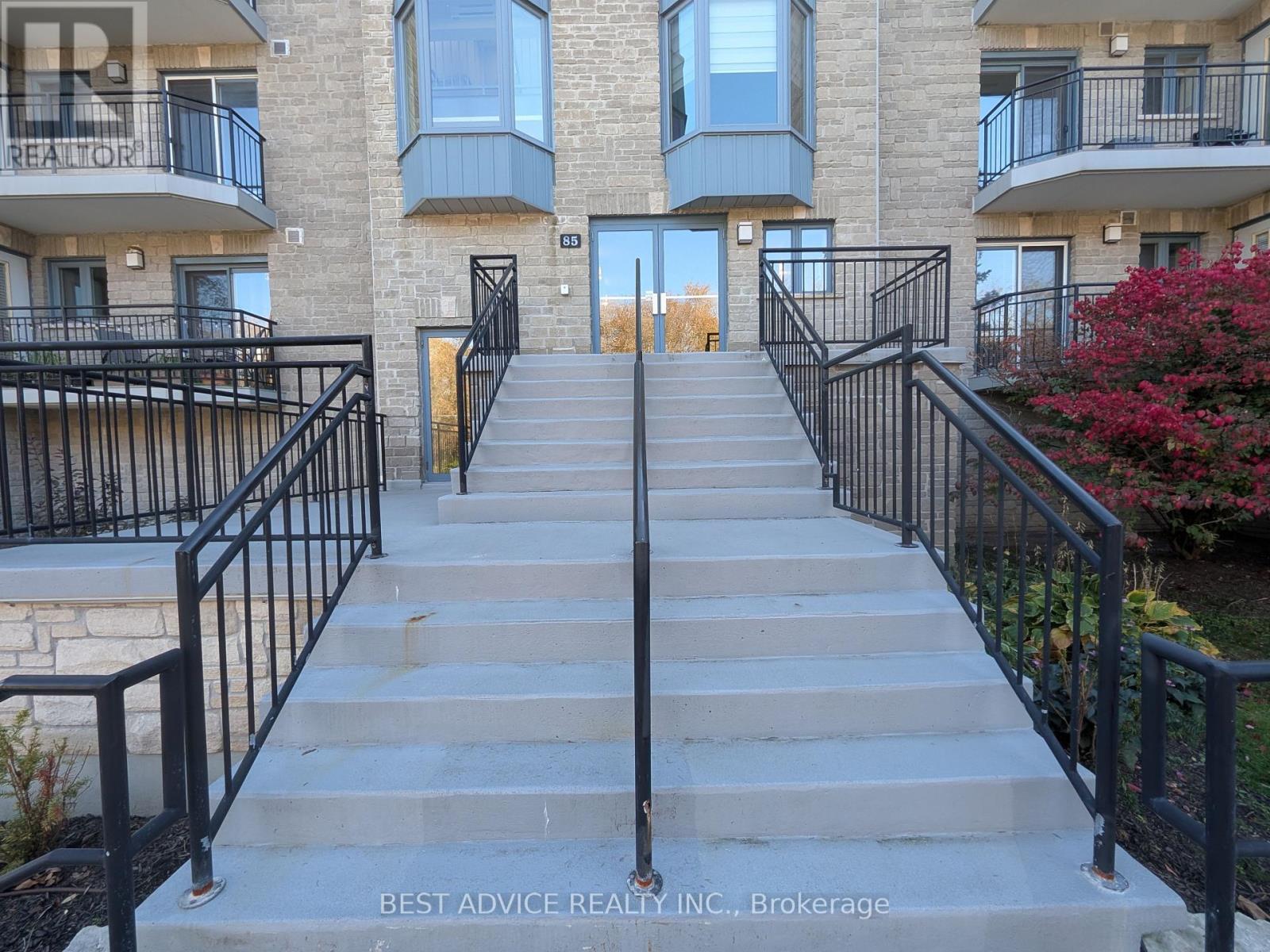 104 - 85 Wellington Street W, Aurora (Aurora Village), Ontario  L4G 2P2 - Photo 3 - N14104992