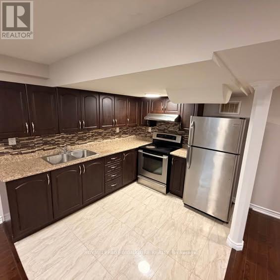 44 Perkins Drive, Brampton, Ontario  L7A 3V6 - Photo 5 - W14104952