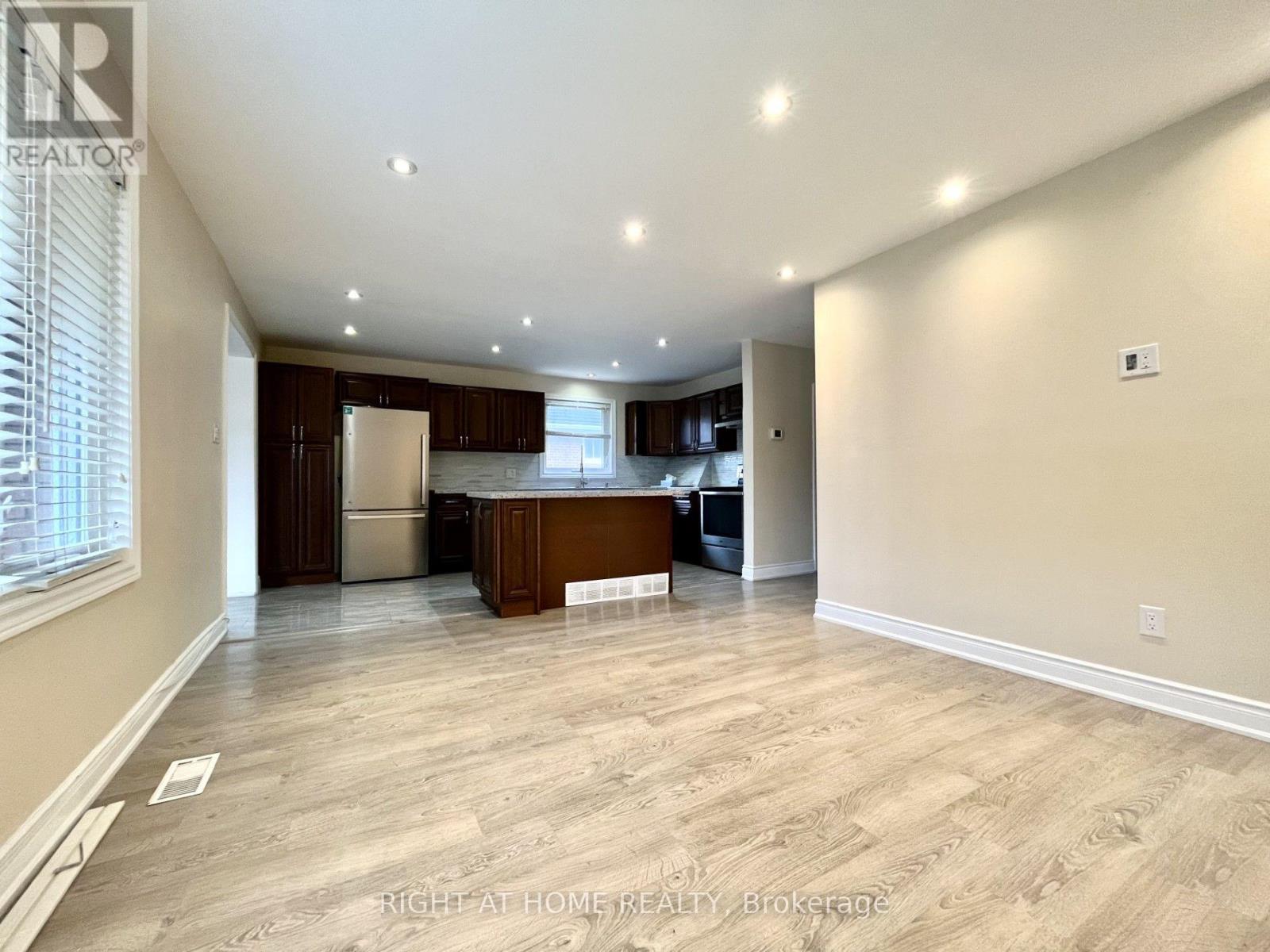 840 Atwater Avenue, Mississauga (Lakeview), Ontario  L5E 1L9 - Photo 2 - W14105028