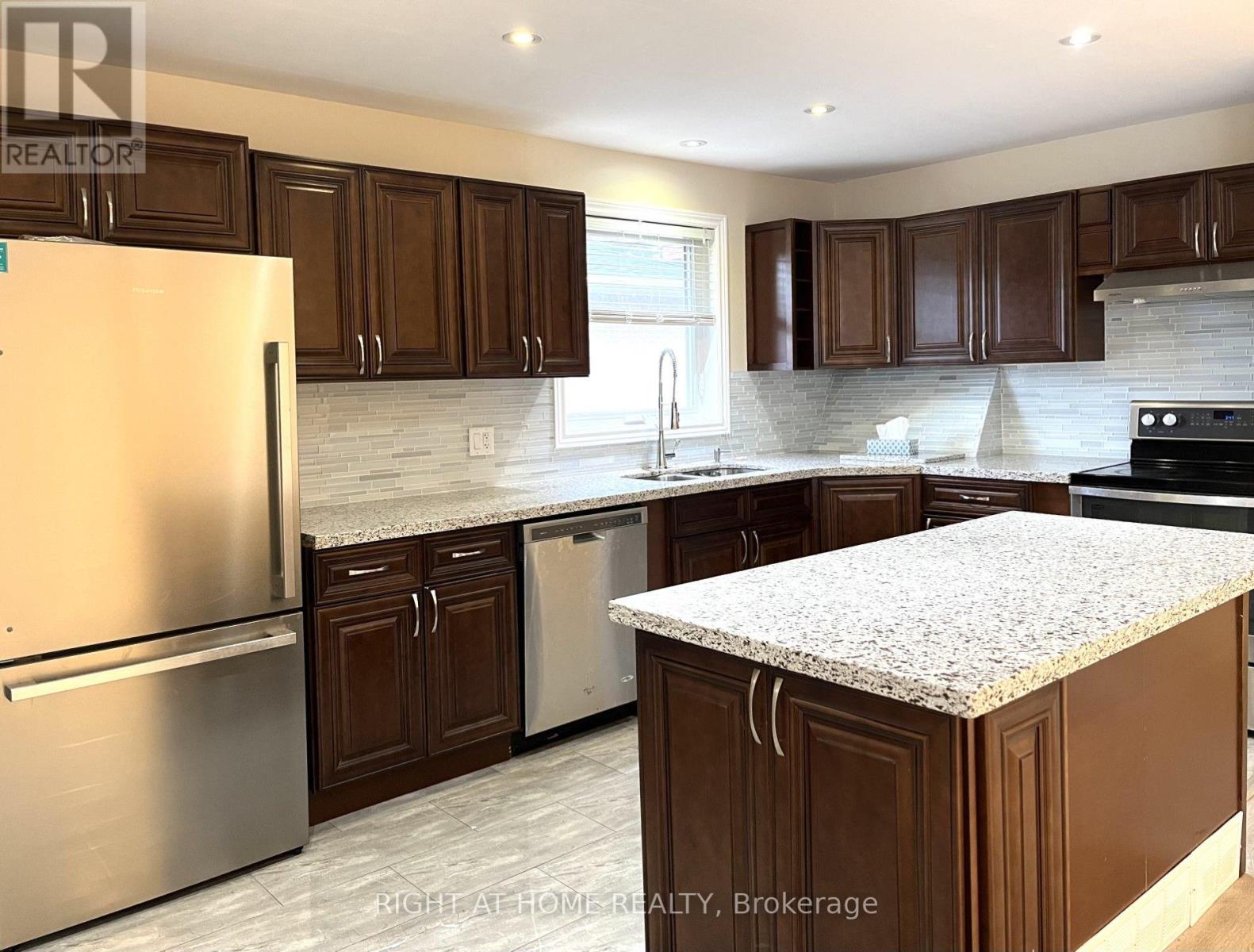 840 Atwater Avenue, Mississauga (Lakeview), Ontario  L5E 1L9 - Photo 3 - W14105028
