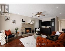 74 HENDERSON DRIVE, Whitby, Ontario