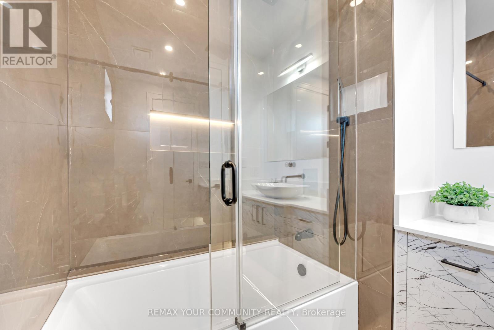 357 Glen Park Avenue, Toronto, Ontario  M6B 2E6 - Photo 40 - W14102804