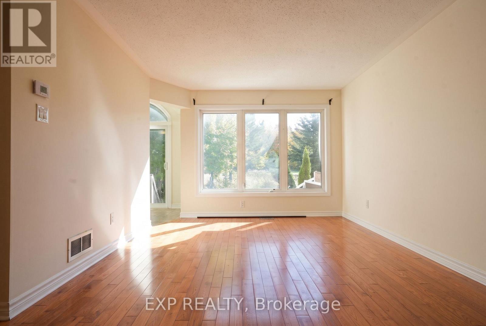 338 Forestbrook Street, Ottawa, Ontario  K2K 0B8 - Photo 17 - X14091508