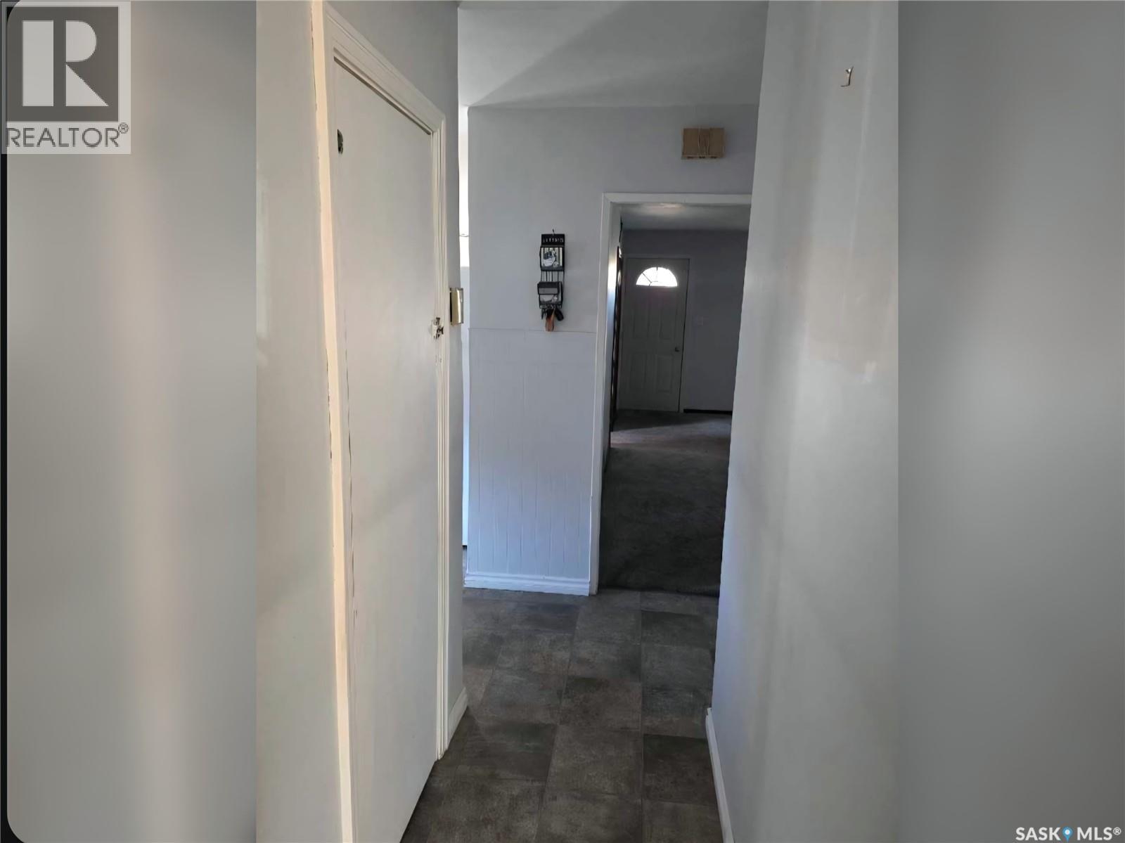 805 4th Street E, Prince Albert, Saskatchewan  S6V 0K6 - Photo 6 - SK051385