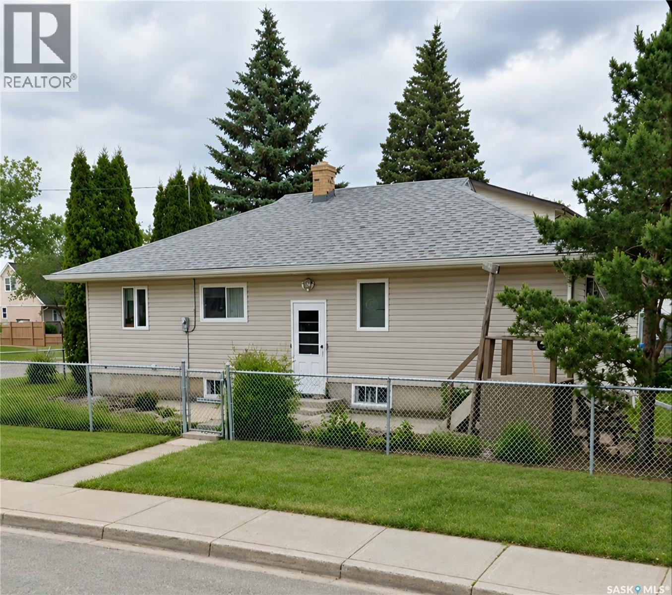 805 4th Street E, Prince Albert, Saskatchewan  S6V 0K6 - Photo 8 - SK051385