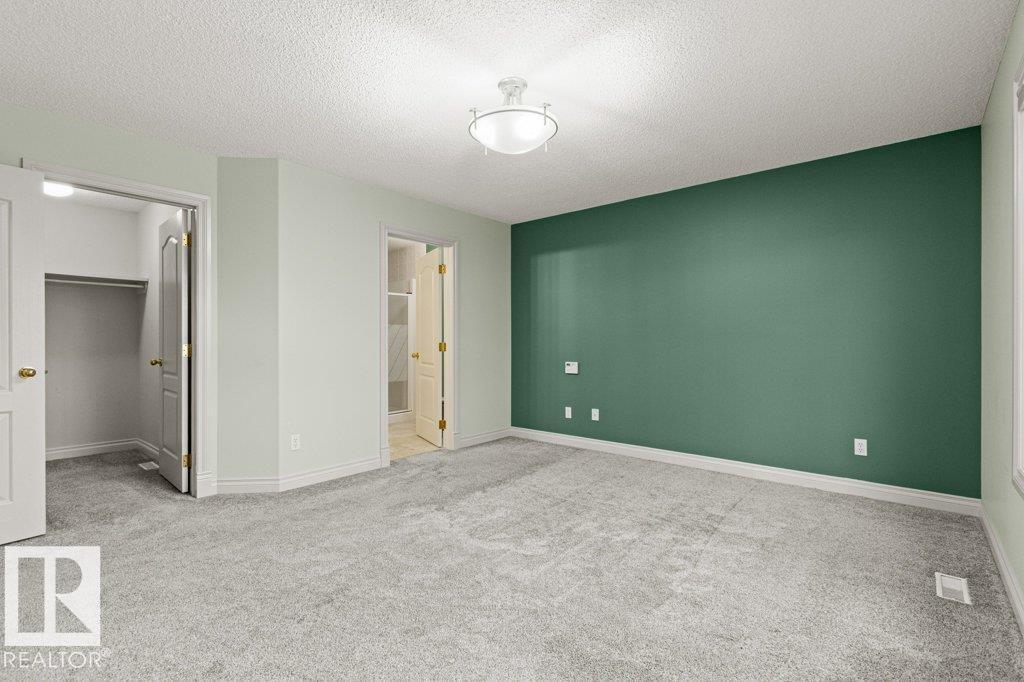 11686 15 AV NW