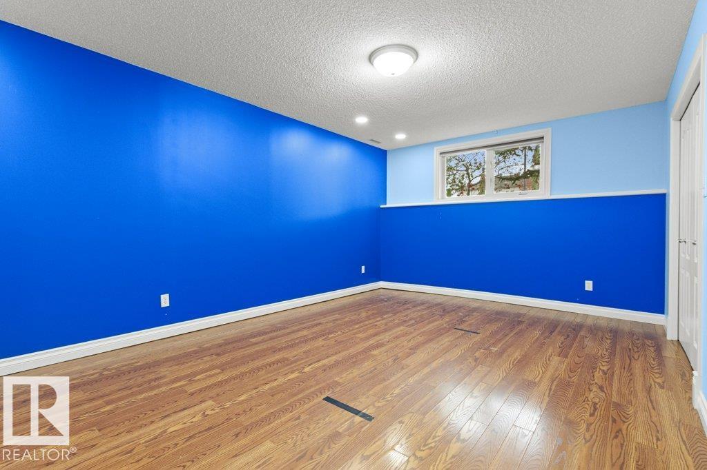 11686 15 AV NW