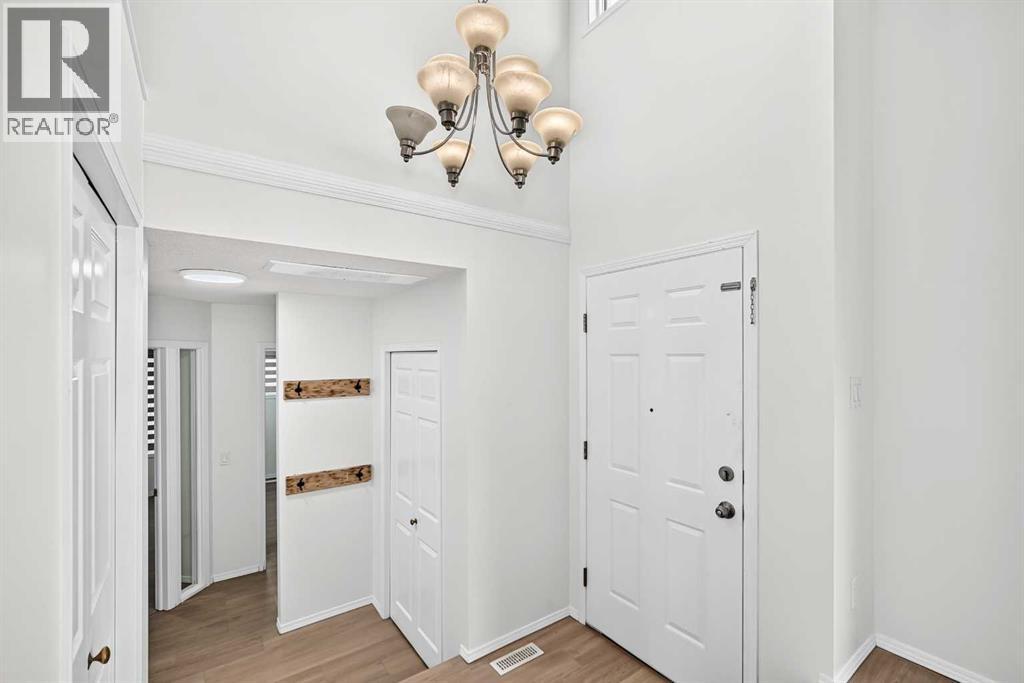 355 Millrise Drive SW, Calgary, Alberta  T2Y 2C7 - Photo 4 - A2348074