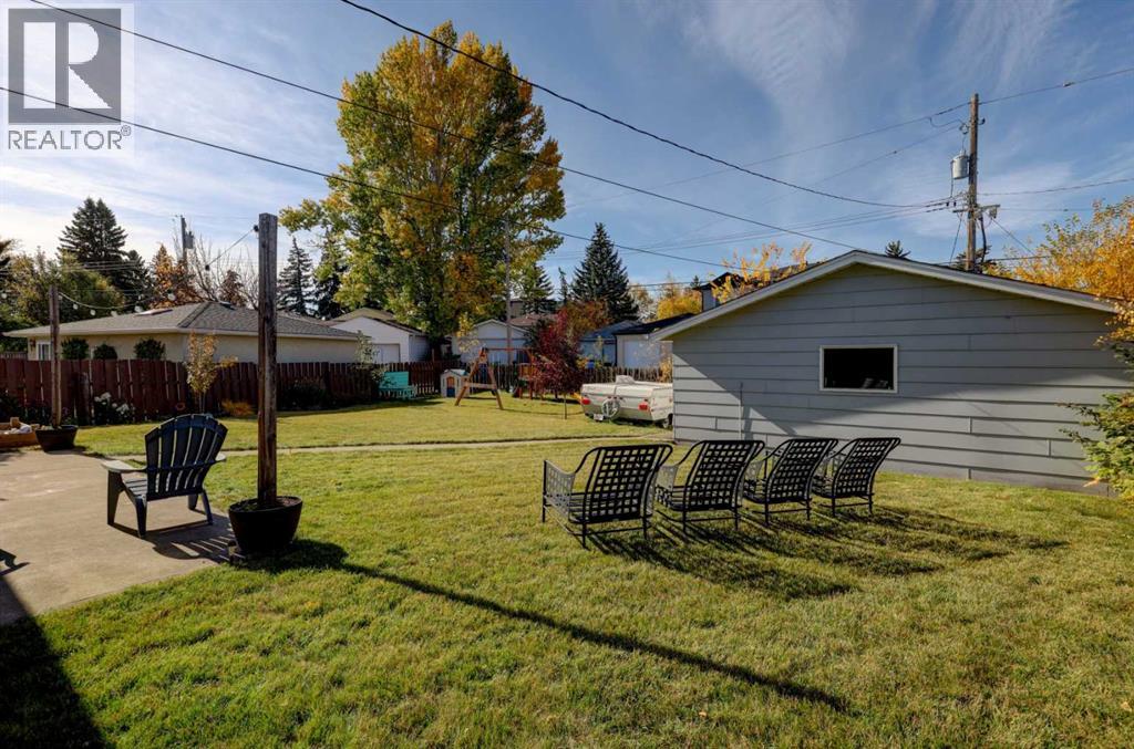 4827 Montana Drive NW, Calgary, Alberta  T3B 1G3 - Photo 26 - A2350101