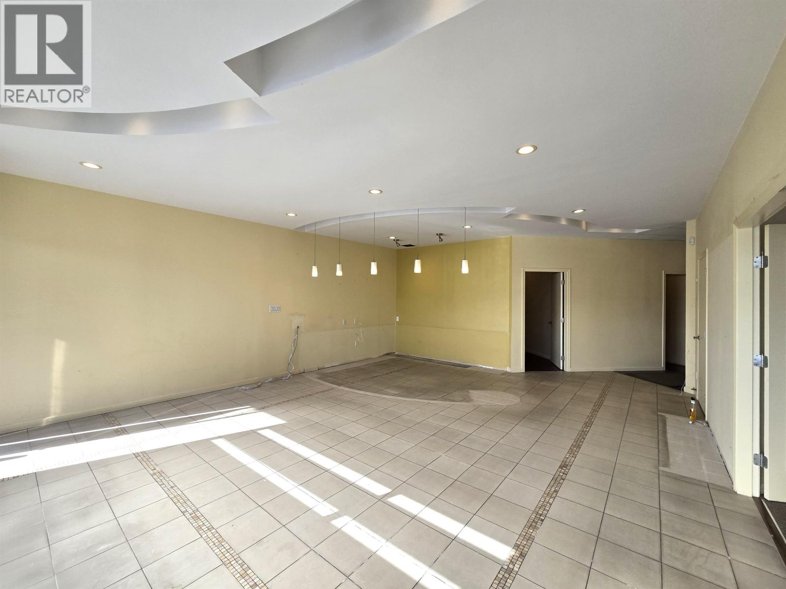 170 8351 ALEXANDRA ROAD