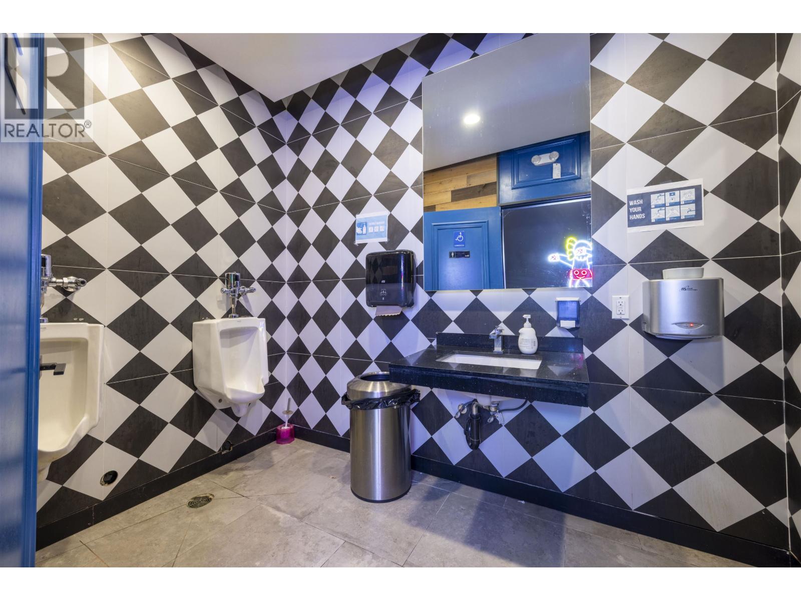 F1 1410 Parkway Boulevard, Coquitlam, British Columbia  V3E 3J7 - Photo 12 - C8083012