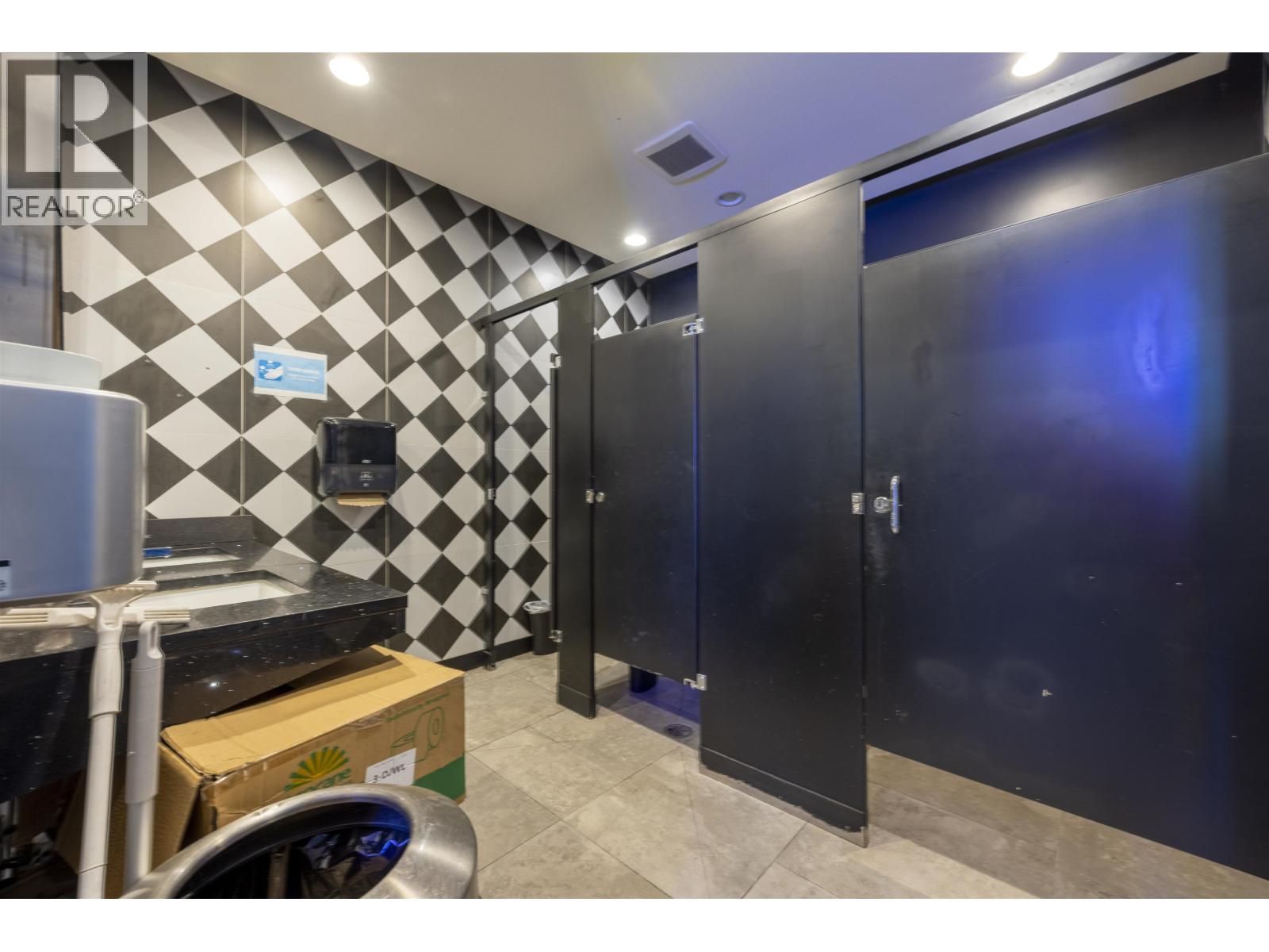 F1 1410 Parkway Boulevard, Coquitlam, British Columbia  V3E 3J7 - Photo 13 - C8083012