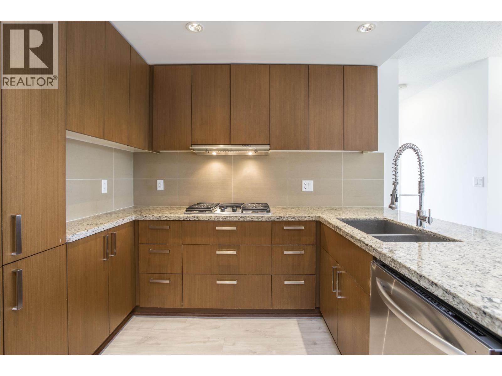 702 1155 The High Street, Coquitlam, British Columbia  V3B 7W4 - Photo 4 - R3177447