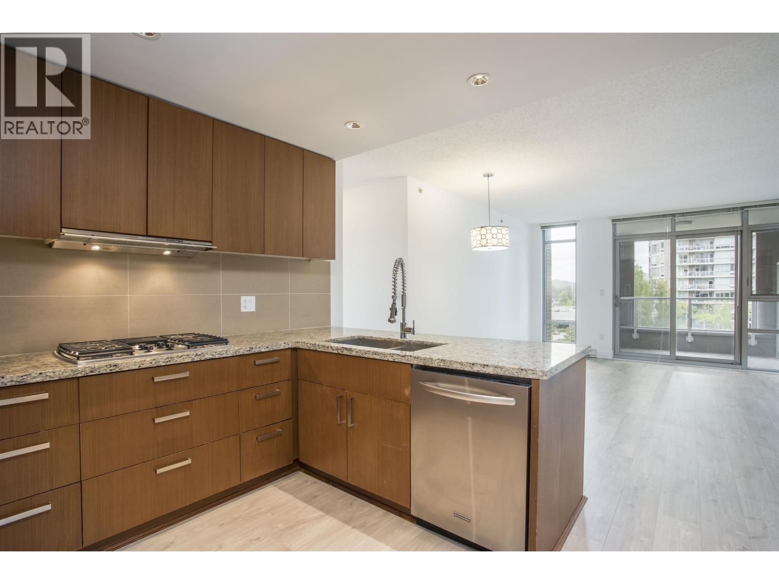 702 1155 The High Street, Coquitlam, British Columbia  V3B 7W4 - Photo 3 - R3177447