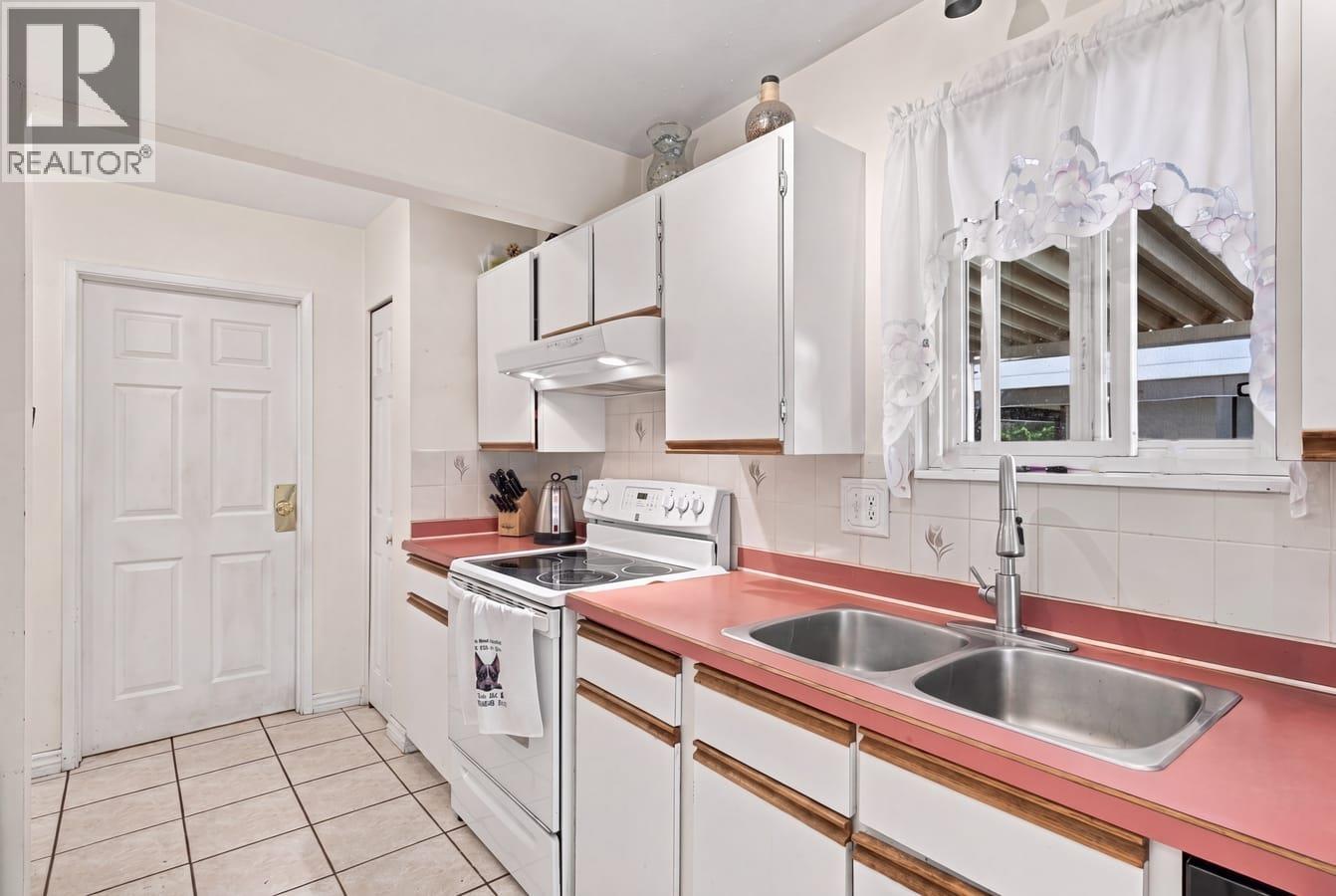 1815 Brown Street, Port Coquitlam, British Columbia  V3C 4L9 - Photo 3 - R3177508