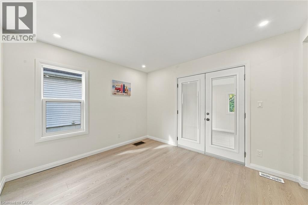 294 East 28th Street, Hamilton, Ontario  L8V 3J3 - Photo 7 - 40873158
