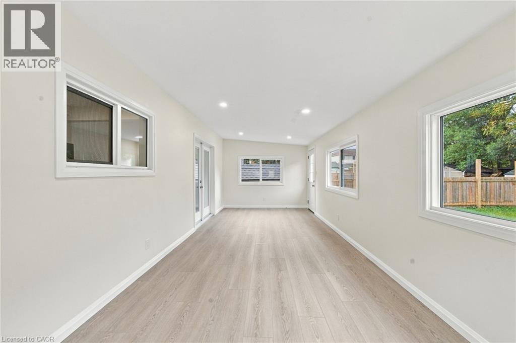 294 East 28th Street, Hamilton, Ontario  L8V 3J3 - Photo 15 - 40873158