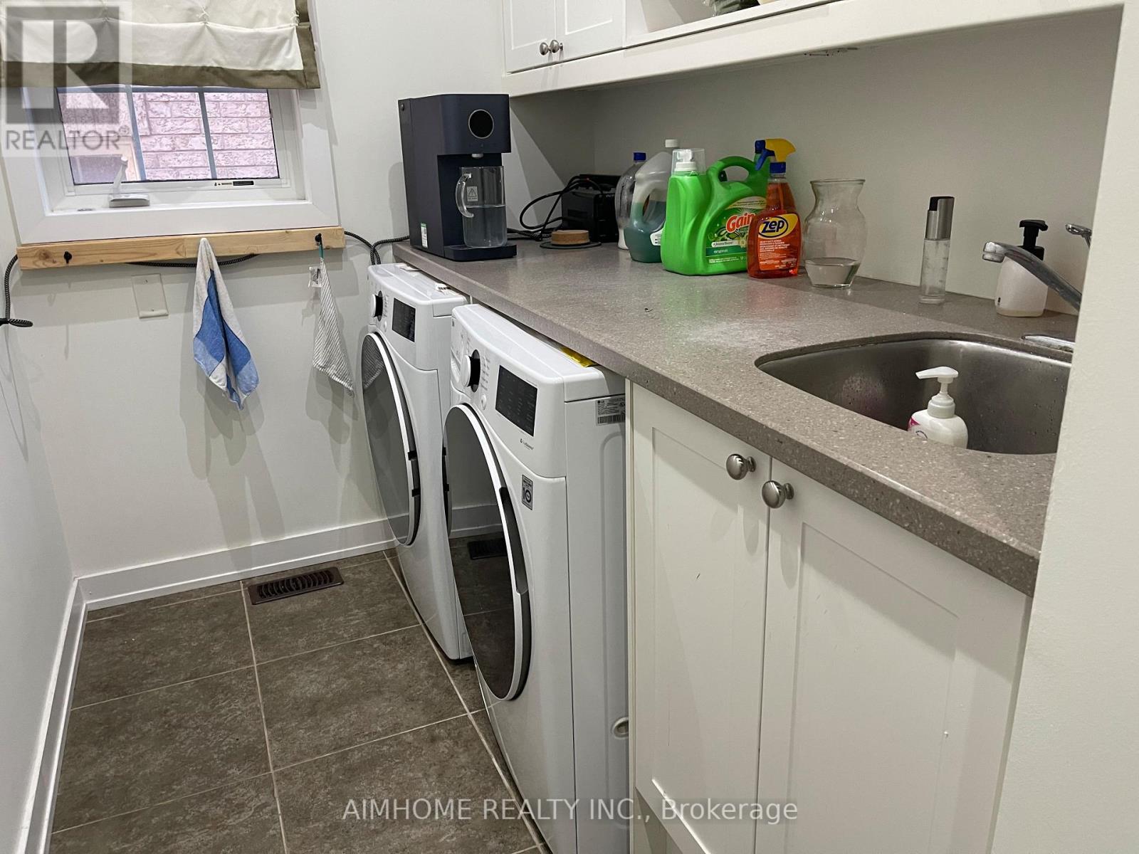 Room 2 - 16 Hearthside Avenue, Richmond Hill (Westbrook), Ontario  L4E 5E7 - Photo 13 - N14105032