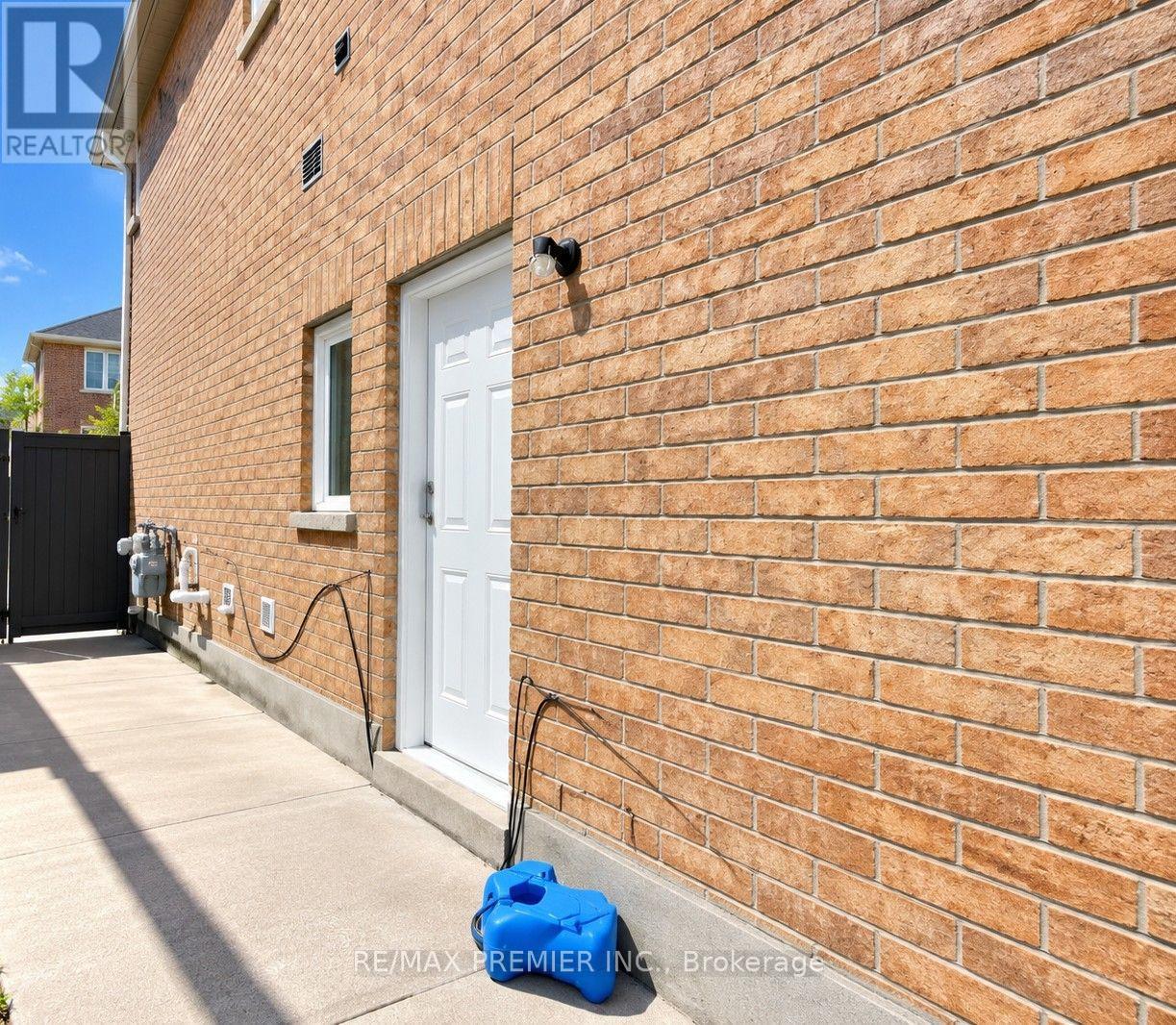 42 Education Road, Brampton, Ontario L6P 3R7 - Photo 2 - W13879260