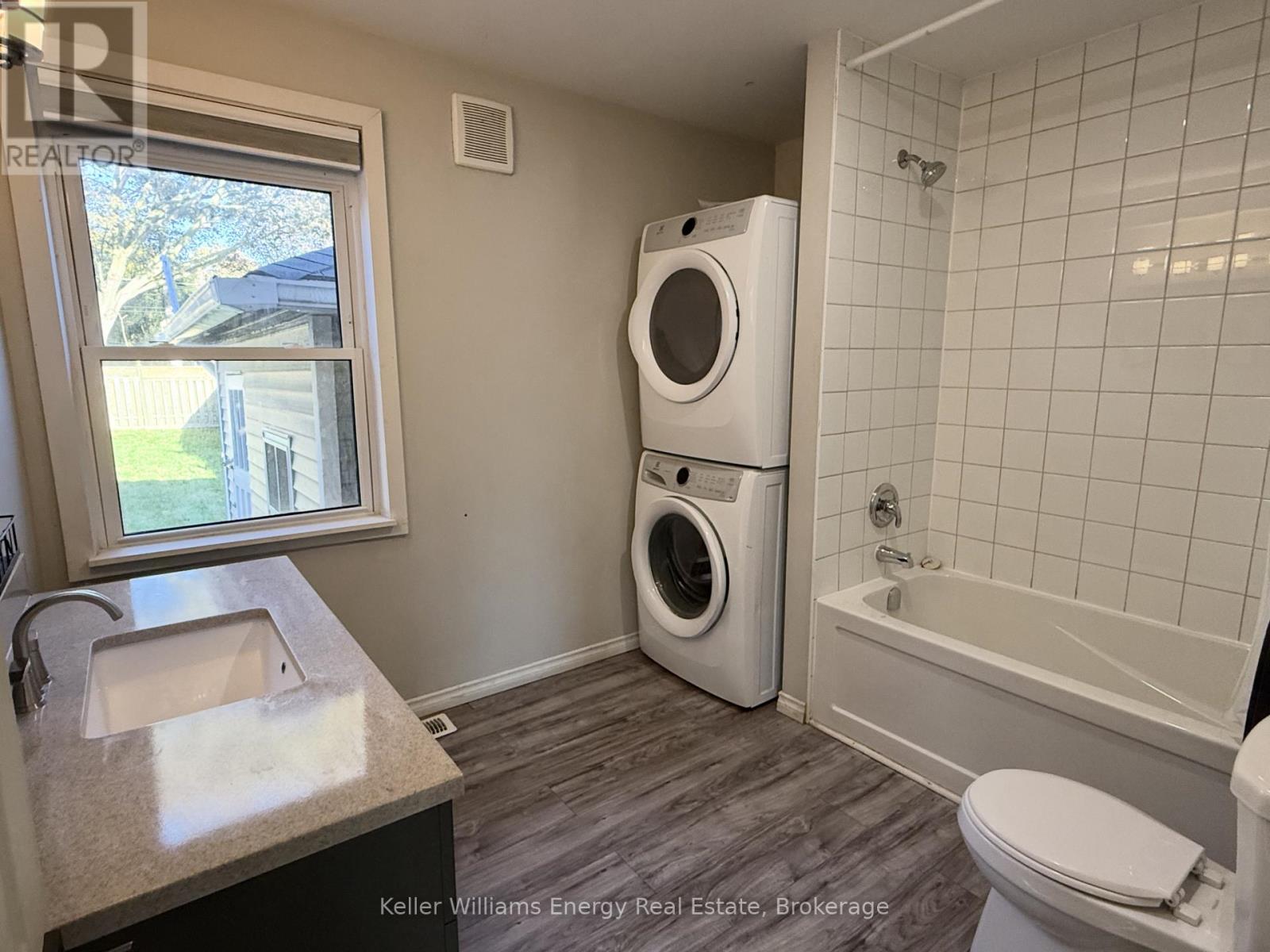 Main - 273 Wilson Road S, Oshawa (Donevan), Ontario  L1H 6C4 - Photo 8 - E14105058