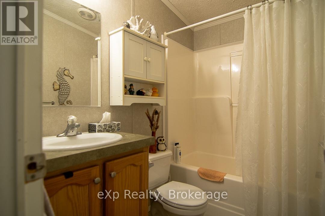 123 Rosewood Drive, Georgian Bluffs, Ontario  N4K 5N5 - Photo 16 - X14105078