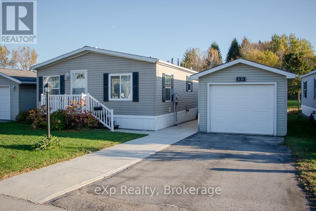 123 Rosewood Drive, Georgian Bluffs, Ontario  N4K 5N5 - Photo 2 - X14105078