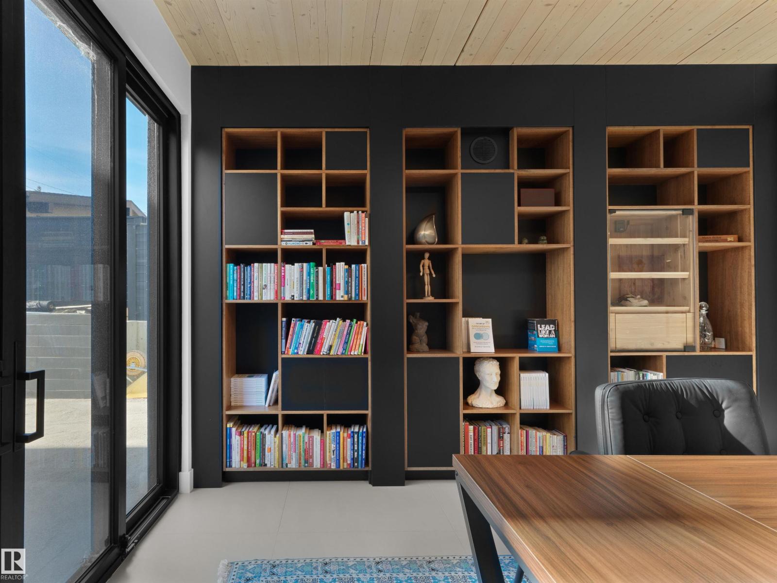 8915 Strathearn Dr NW, Edmonton, Alberta  T6C 4C8 - Photo 13 - E4512623