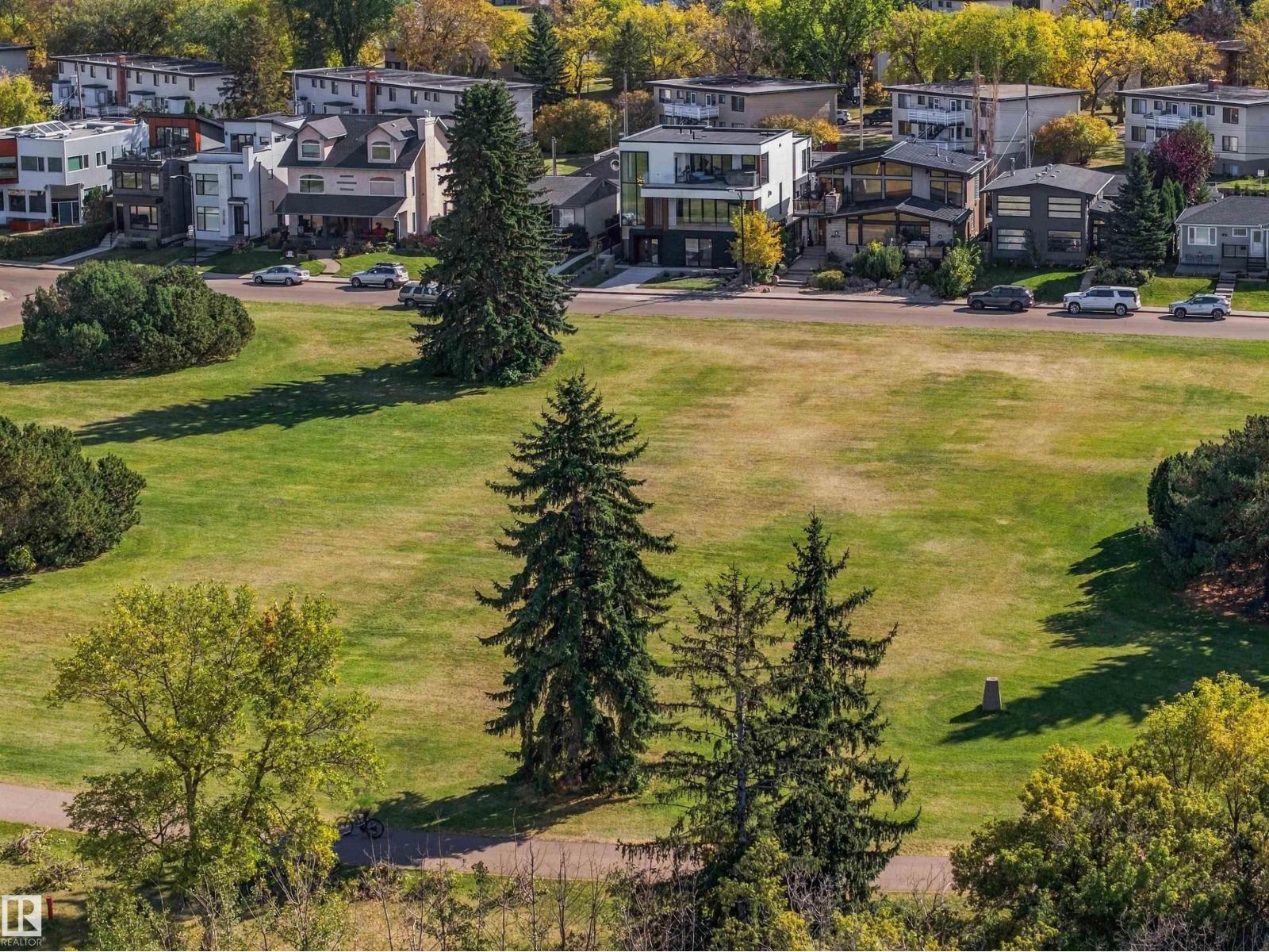 8915 Strathearn Dr NW, Edmonton, Alberta  T6C 4C8 - Photo 74 - E4512623