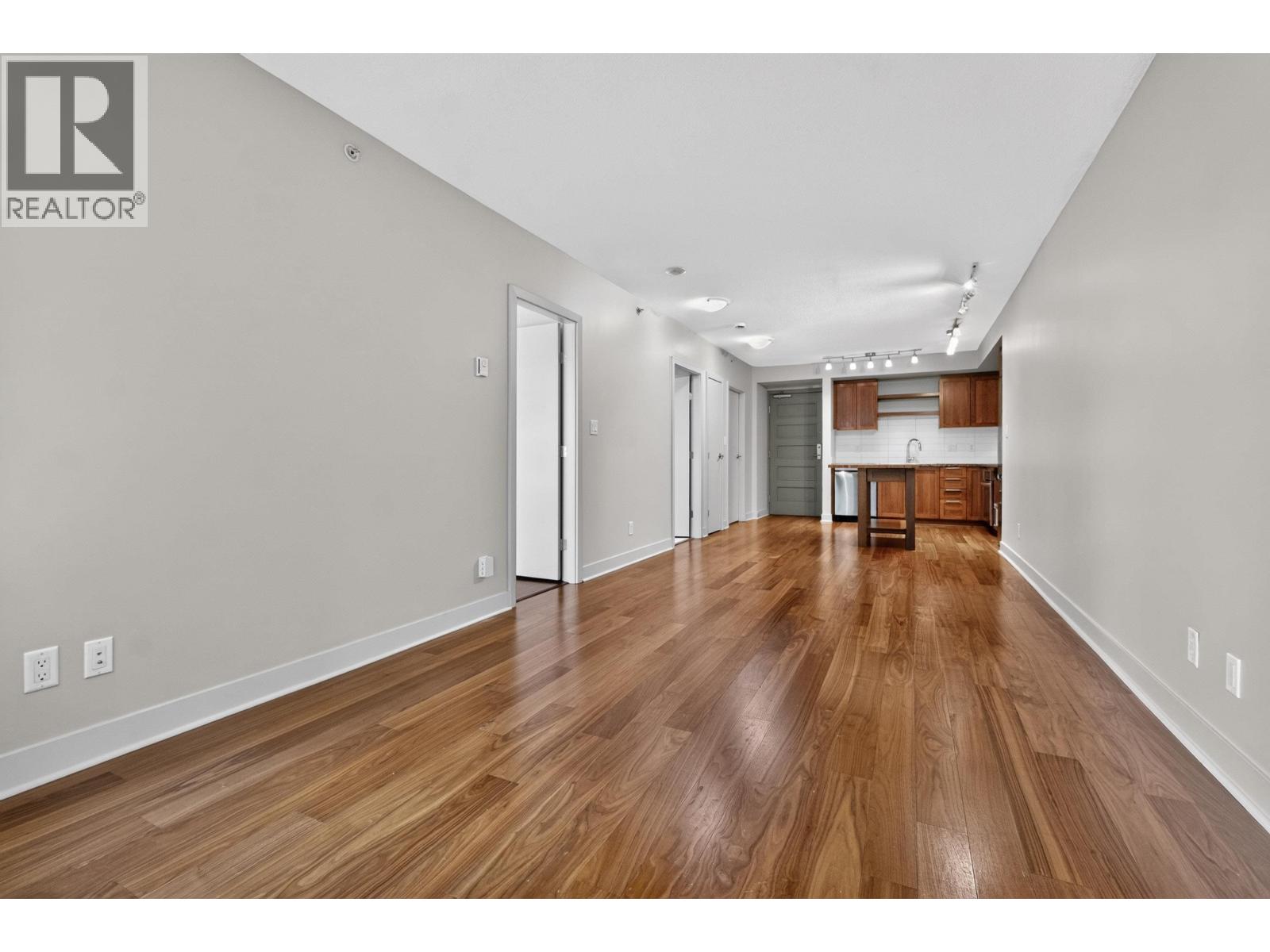 314 2268 W BROADWAY