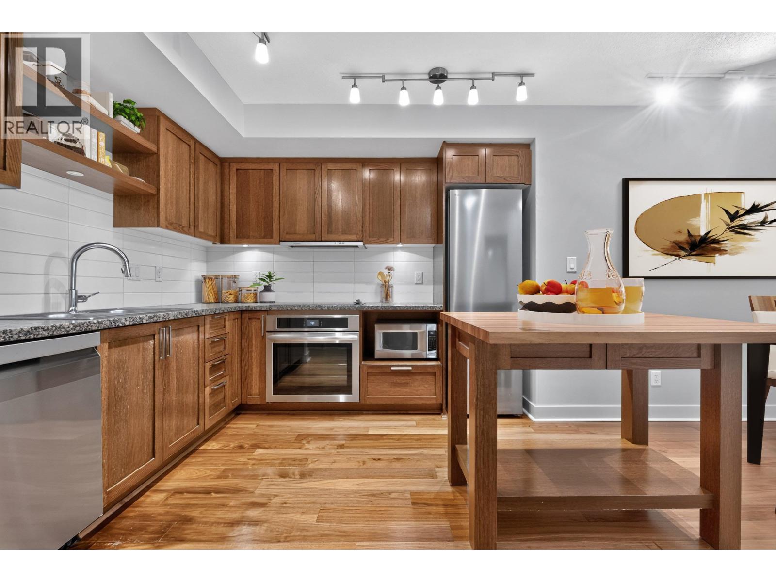 314 2268 W BROADWAY