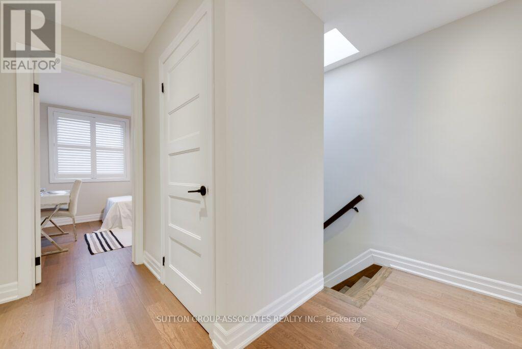 71 Kersdale Avenue, Toronto, Ontario  M6M 1E2 - Photo 23 - W14105088