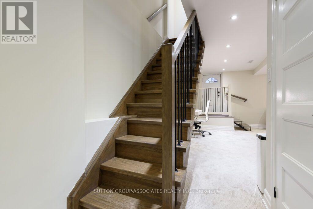71 Kersdale Avenue, Toronto, Ontario  M6M 1E2 - Photo 31 - W14105088