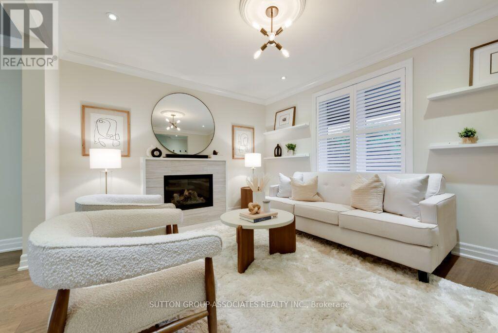 71 Kersdale Avenue, Toronto, Ontario  M6M 1E2 - Photo 7 - W14105088