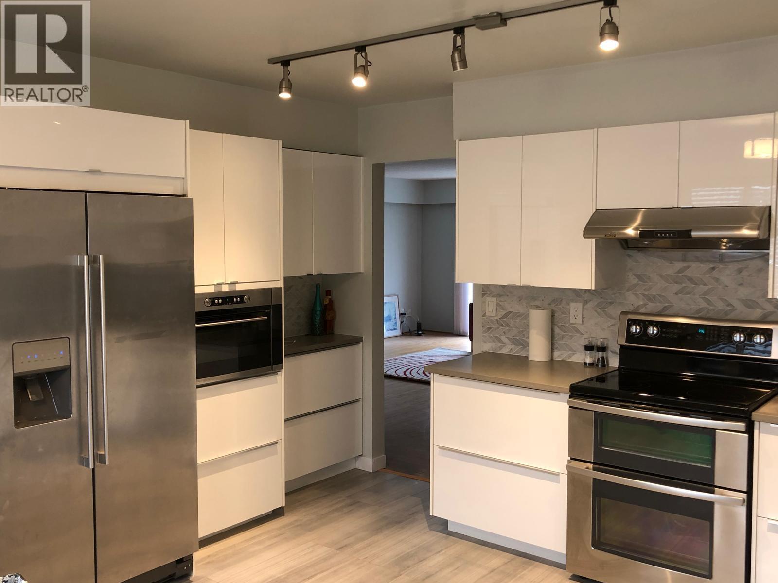 2640 E 25th Avenue, Vancouver, British Columbia  V5R 1H5 - Photo 3 - R3177561