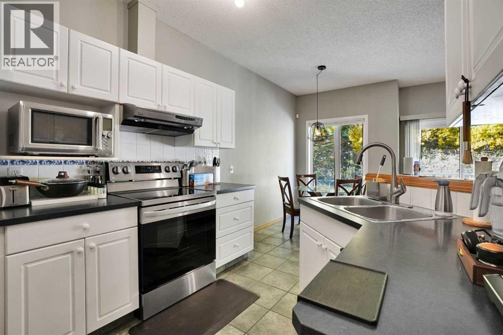 145 Hamptons Link NW, Calgary, Alberta  T3A 5V9 - Photo 13 - A2353604