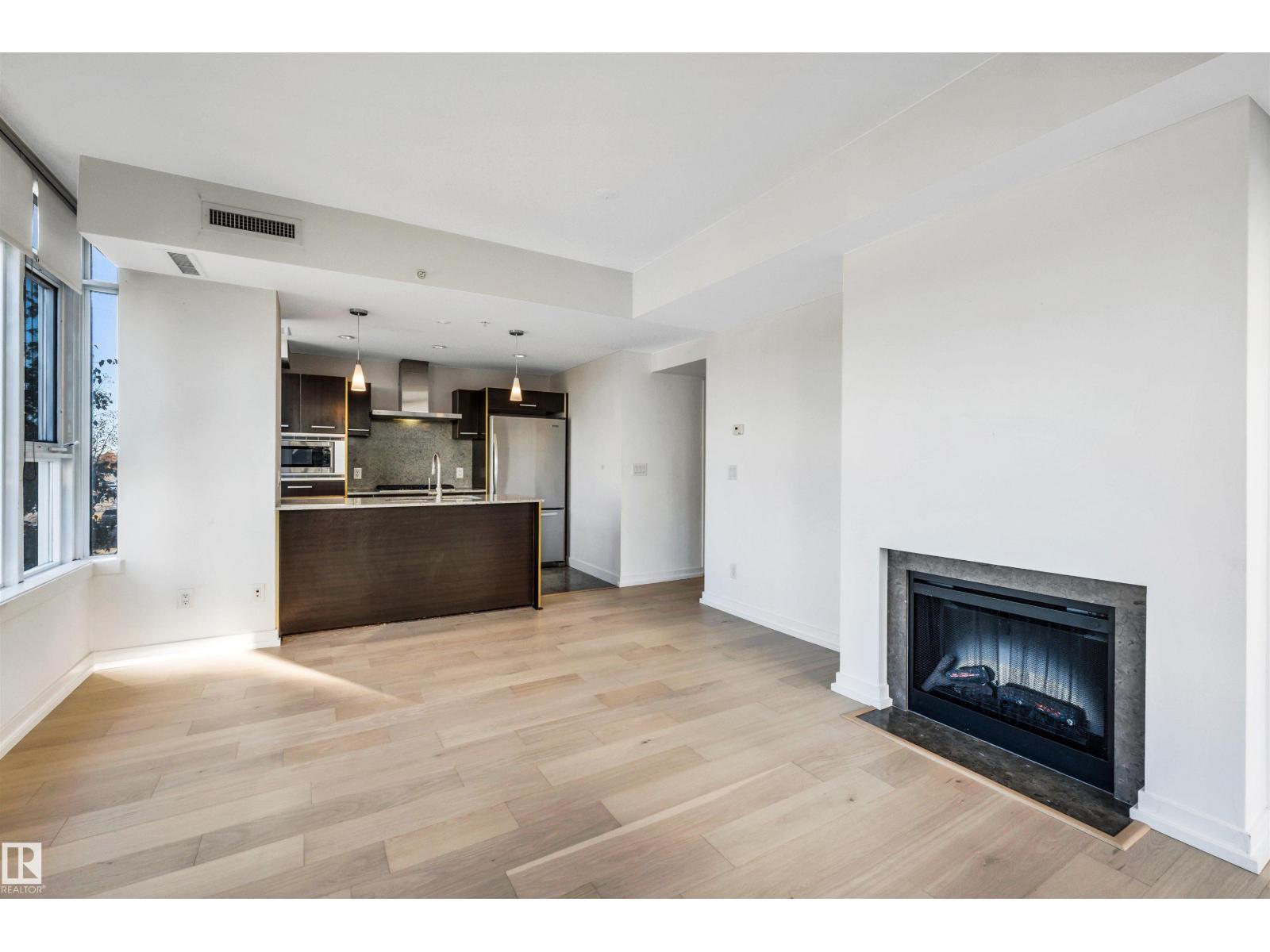 #206 2612 109 ST NW
