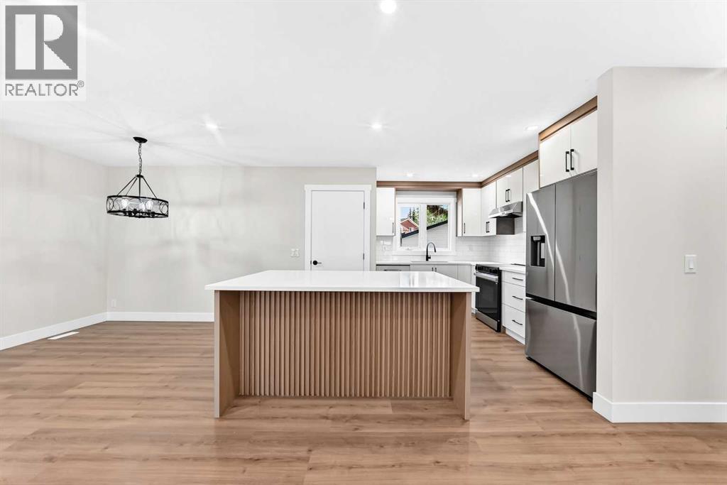 3320 60 Street NE, Calgary, Alberta  T1Y 3S9 - Photo 3 - A2350237