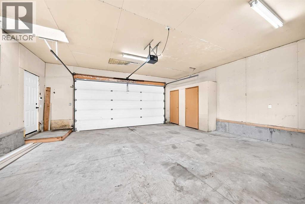 3320 60 Street NE, Calgary, Alberta  T1Y 3S9 - Photo 37 - A2350237