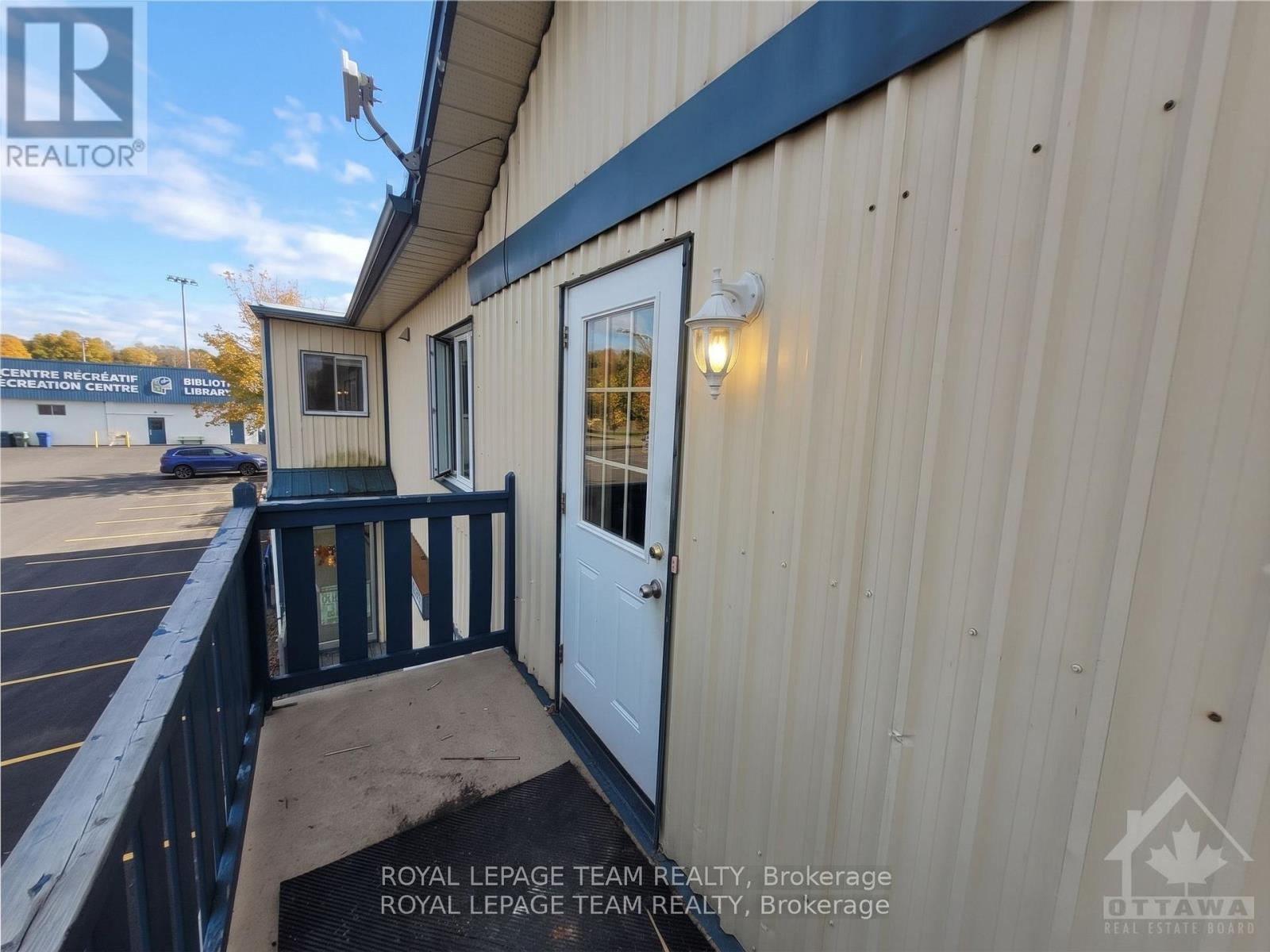561 St-Philippe Street, Alfred And Plantagenet, Ontario  K1A 1A0 - Photo 2 - X14105106