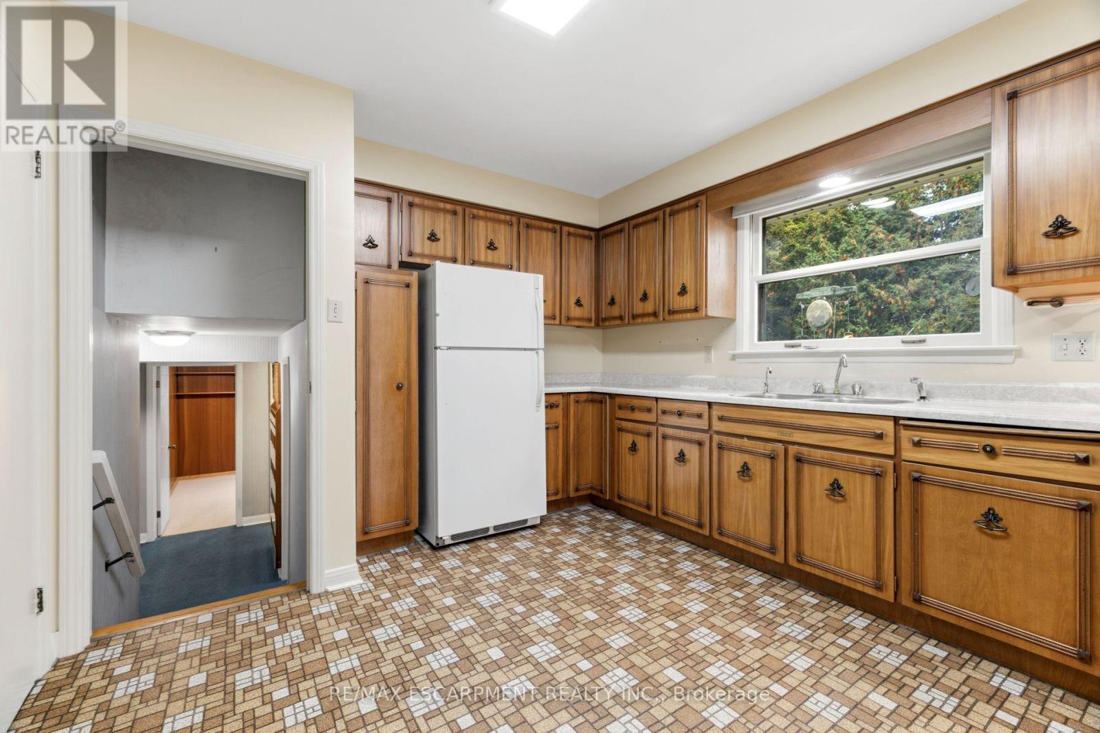 99 Runnymede Crescent, London North, Ontario  N6G 1Z7 - Photo 13 - X14105108