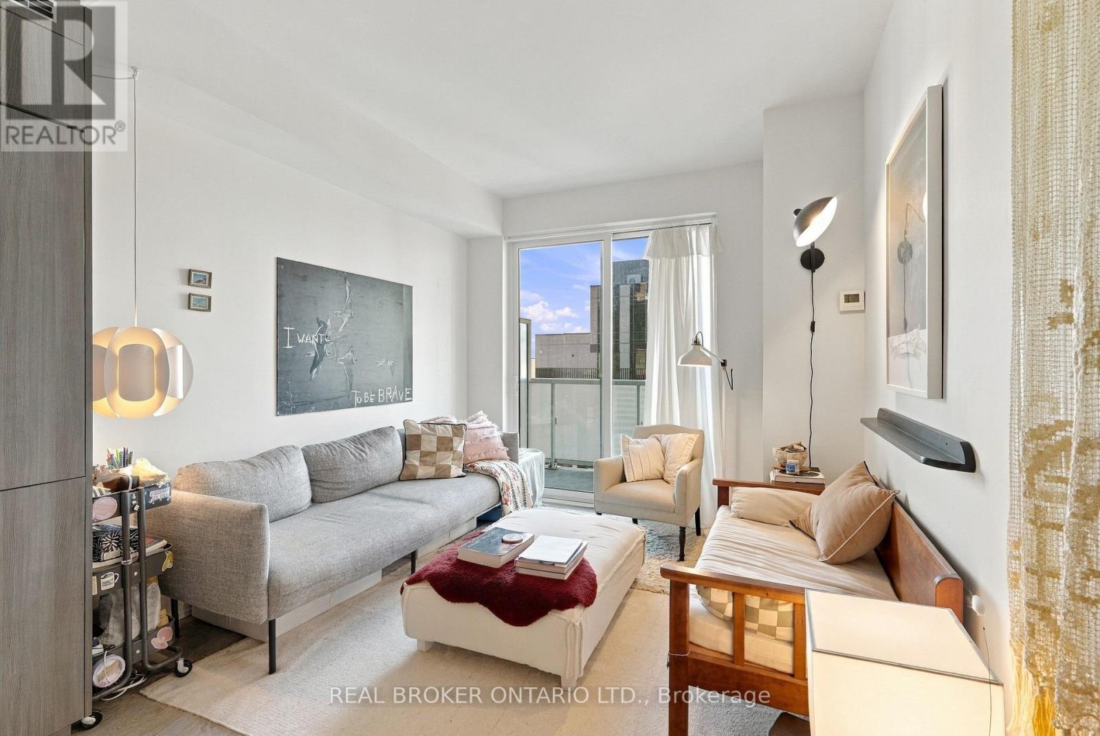 2004 - 101 ERSKINE AVENUE, Toronto, Ontario