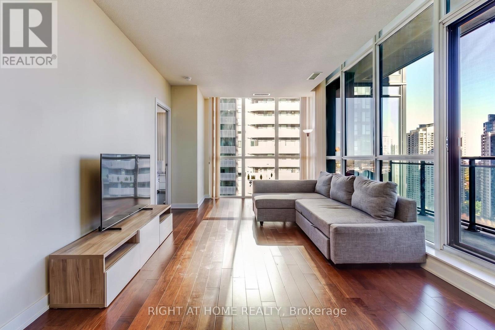 2102 - 4070 Confederation Parkway, Mississauga, Ontario  L5B 0E9 - Photo 11 - W14105138