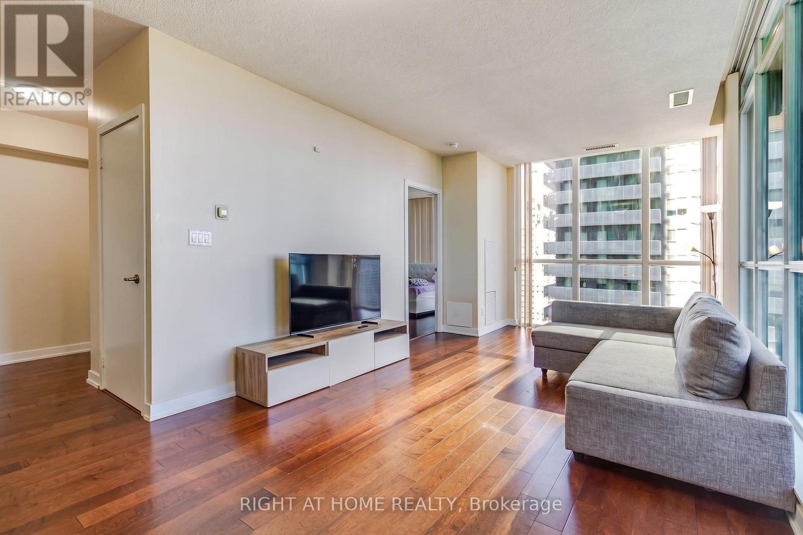 2102 - 4070 Confederation Parkway, Mississauga, Ontario  L5B 0E9 - Photo 12 - W14105138
