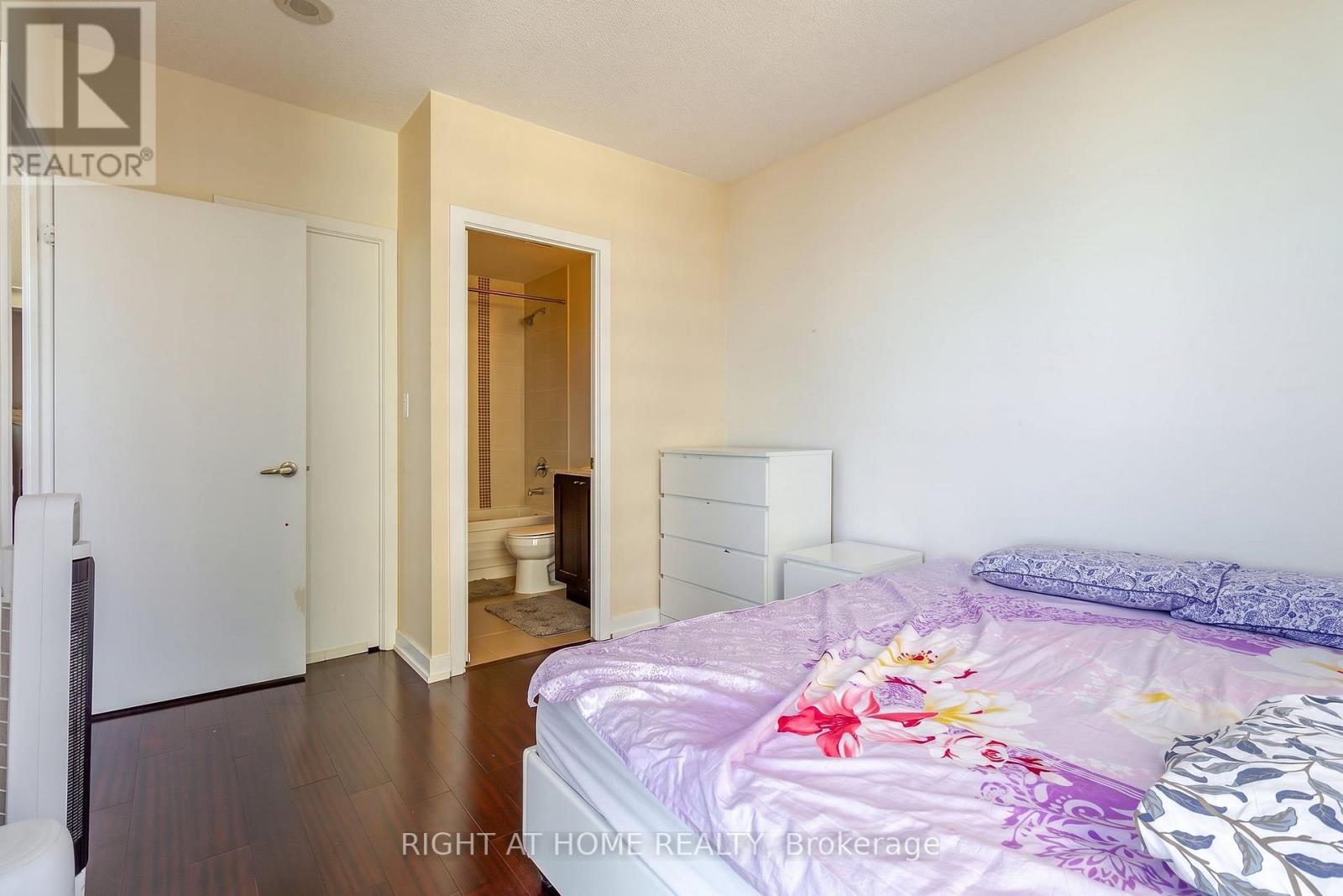 2102 - 4070 Confederation Parkway, Mississauga, Ontario  L5B 0E9 - Photo 24 - W14105138