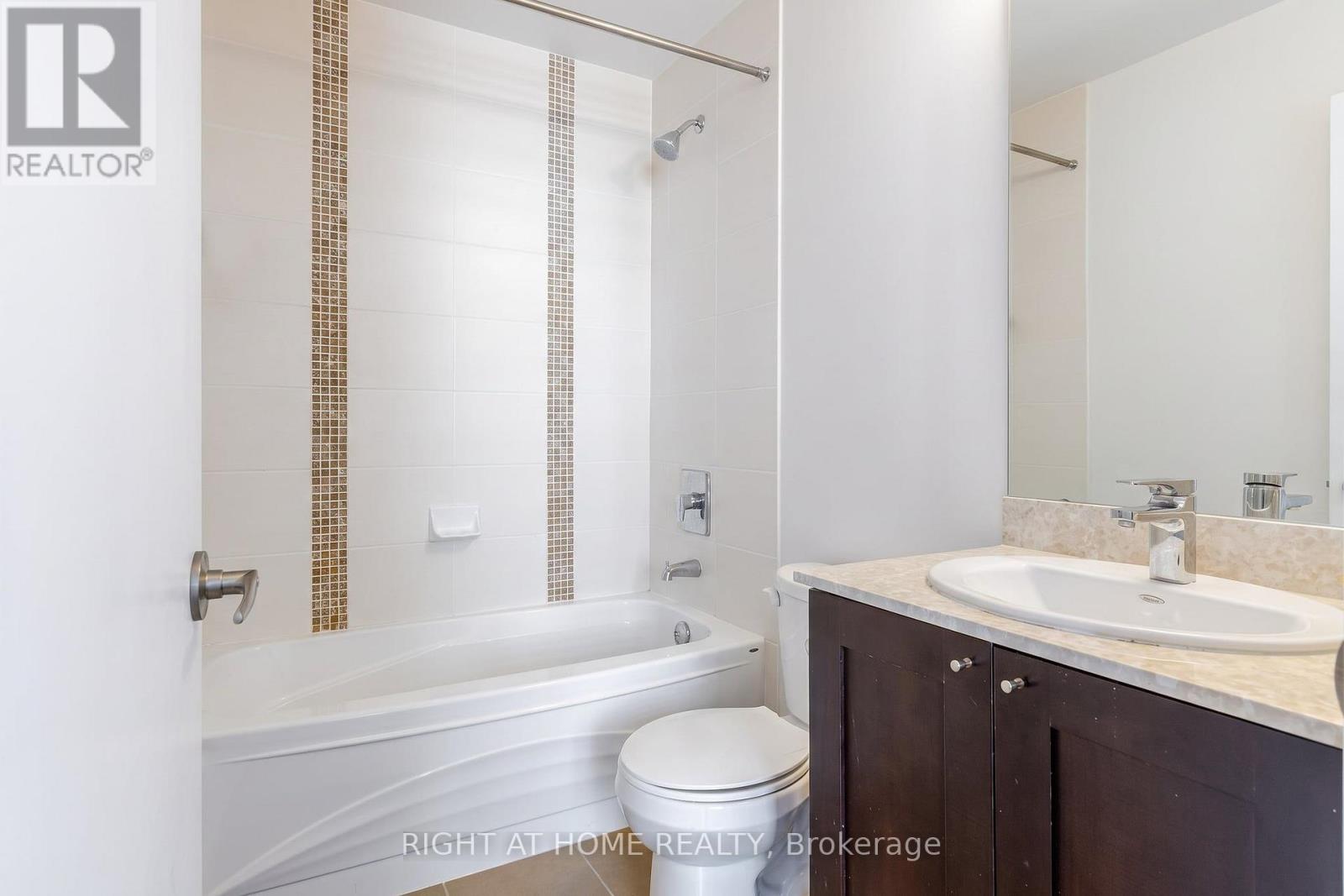 2102 - 4070 Confederation Parkway, Mississauga, Ontario  L5B 0E9 - Photo 25 - W14105138