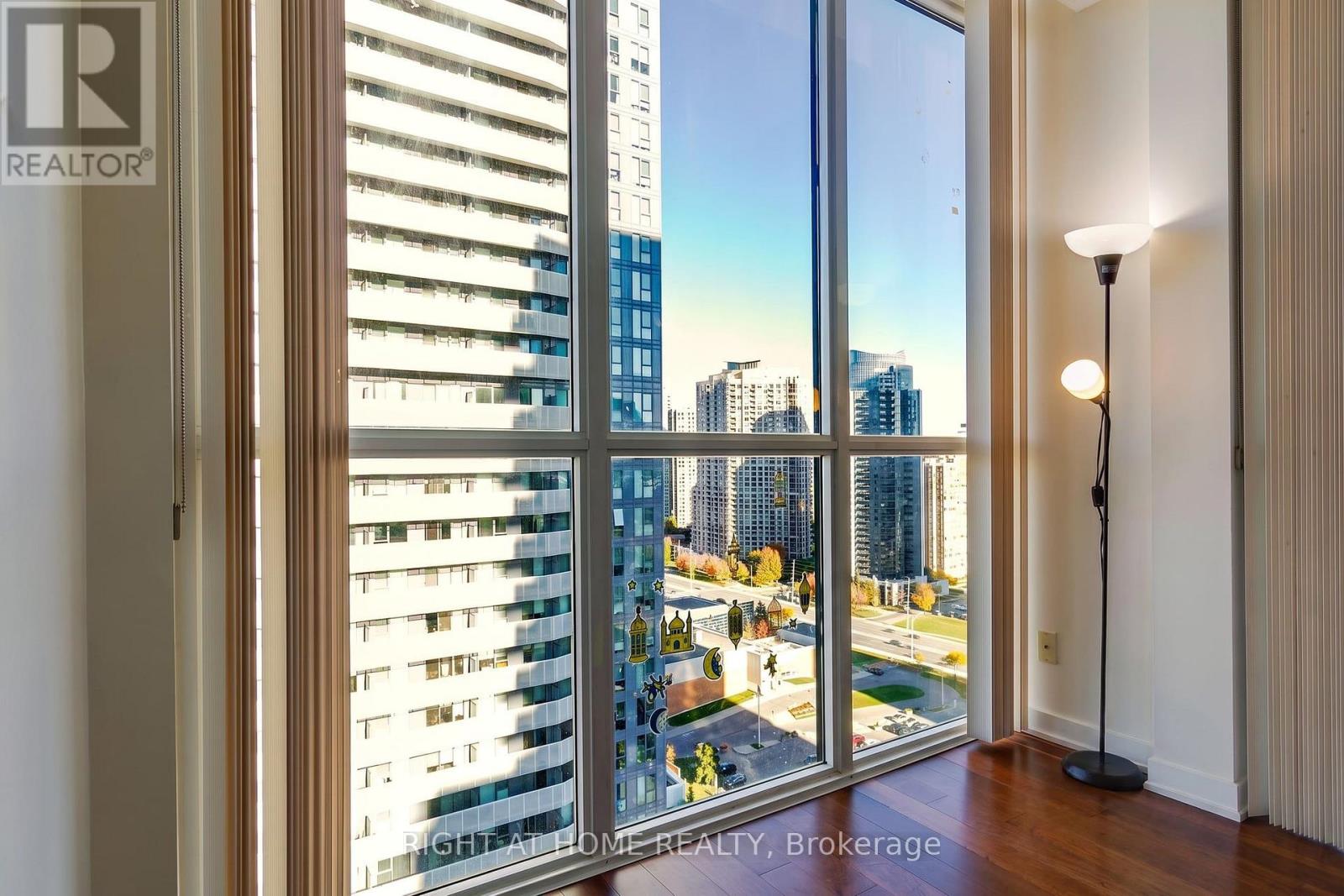 2102 - 4070 Confederation Parkway, Mississauga, Ontario  L5B 0E9 - Photo 28 - W14105138