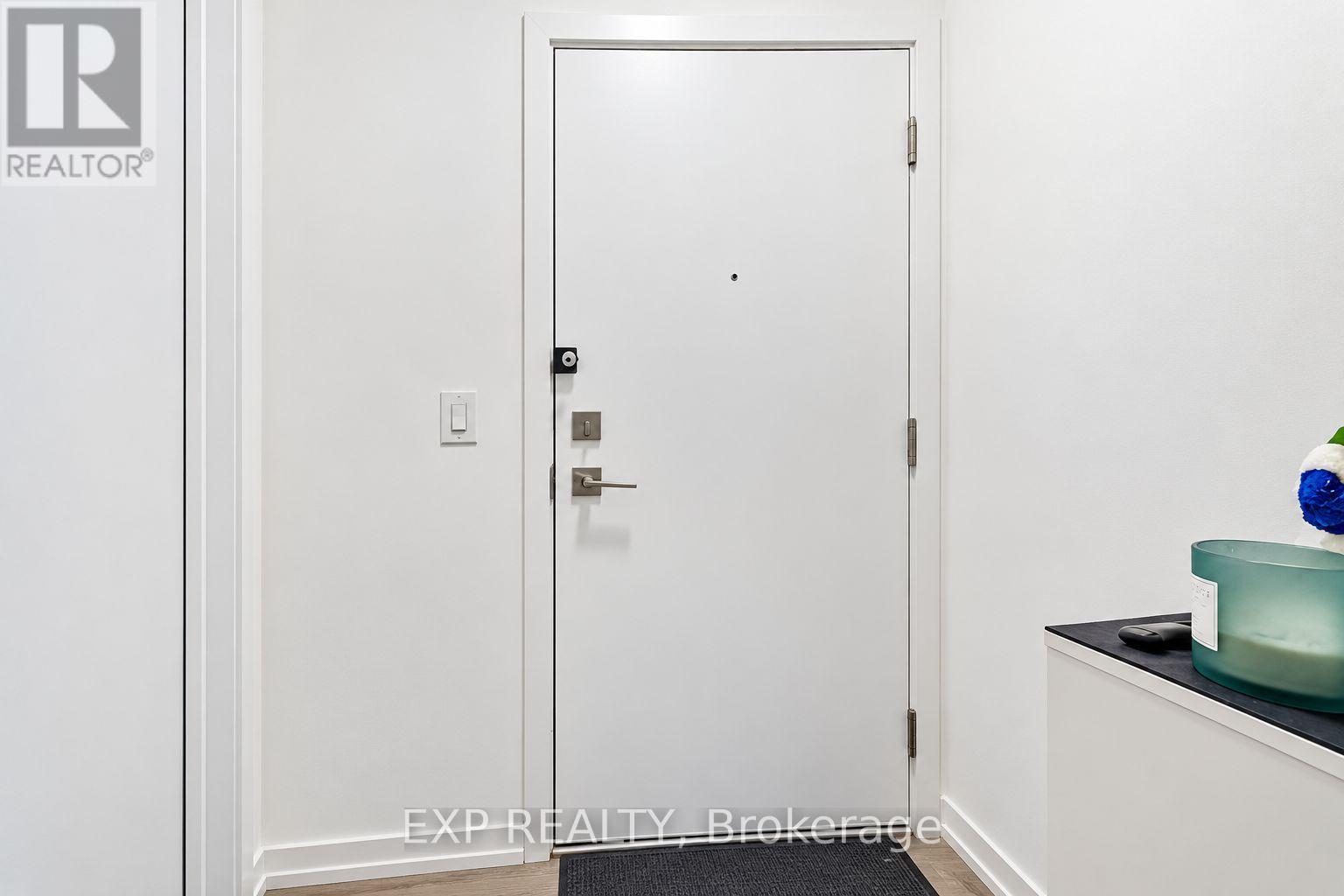 101 - 120 Canon Jackson Drive, Toronto, Ontario  M6M 0B8 - Photo 3 - W14105156