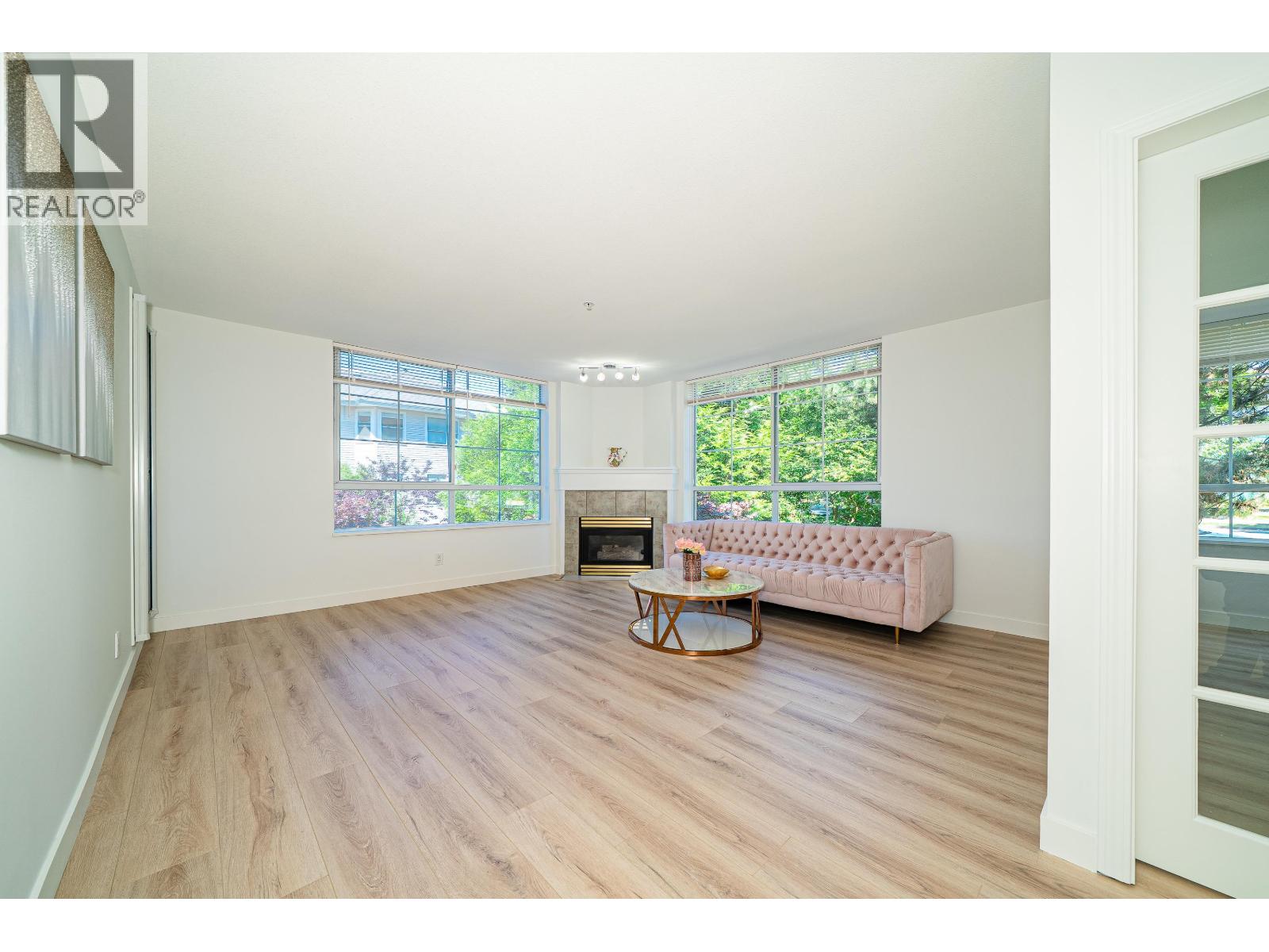 211 7117 Antrim Avenue, Burnaby, British Columbia  V5J 5K1 - Photo 3 - R3177611