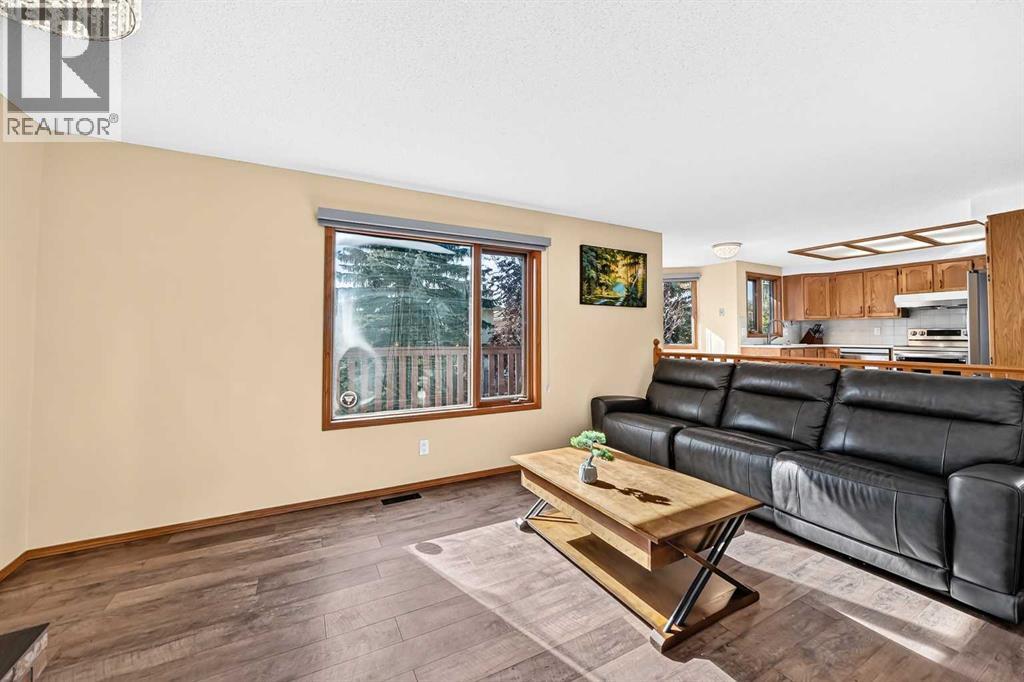 144 Hawkdale Close NW, Calgary, Alberta  T3G 2Z9 - Photo 17 - A2349076