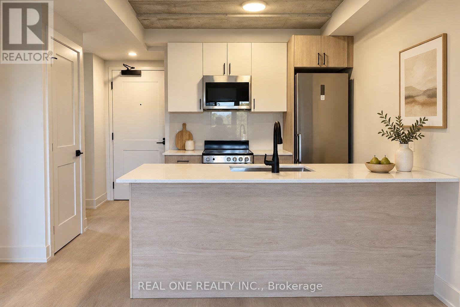 404 - 810 King Street W, Hamilton, Ontario  L8S 0A7 - Photo 2 - X14105006